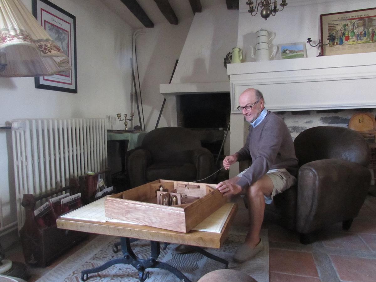 Luxury Next To Eiffel Tower In The Center Of -